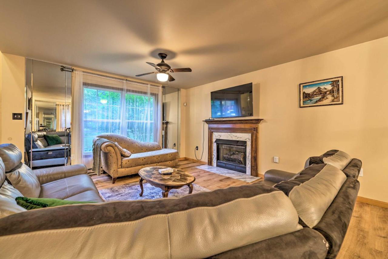 Spacious Tobyhanna Home With Lake Access And Fire Pit! Exterior foto