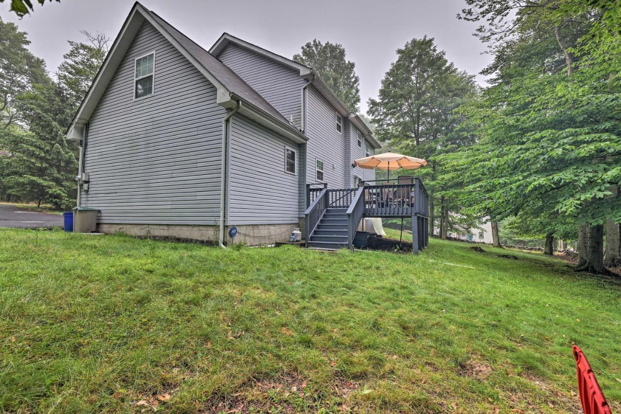 Spacious Tobyhanna Home With Lake Access And Fire Pit! Exterior foto